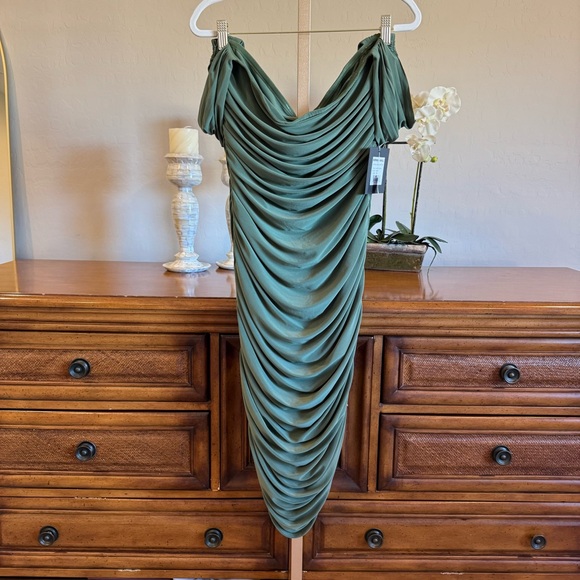Norma Kamali Walter Midi Dress Green XL NWT Off Shoulder Ruched Elegant - Picture 6 of 9